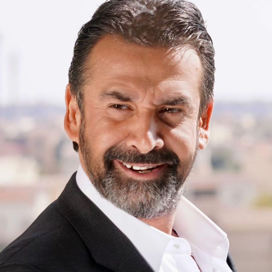 Karim Abdel Aziz Official