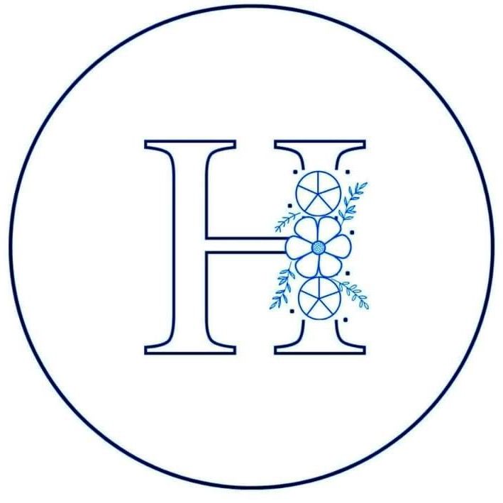 مصممة دعوات الكترونيه